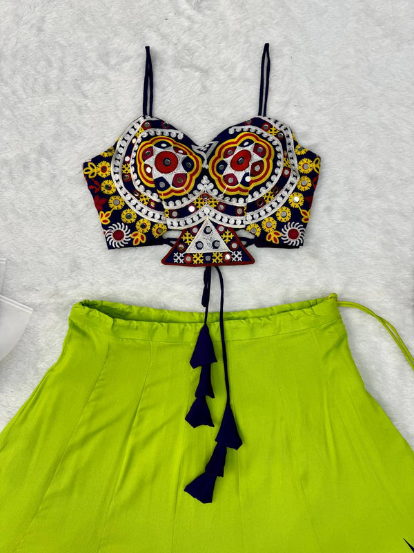 Neon Green & Navy Blue Lehenga Choli - photo 7