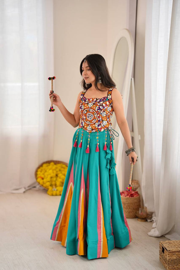 Peacock Green & Pink Lehenga Choli - photo 3