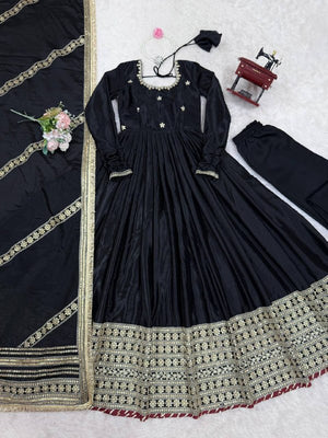 Black Anarkali Gown with Golden Embroidery - photo 5