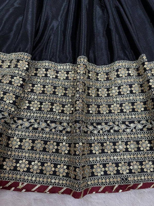 Black Anarkali Gown with Golden Embroidery - photo 7